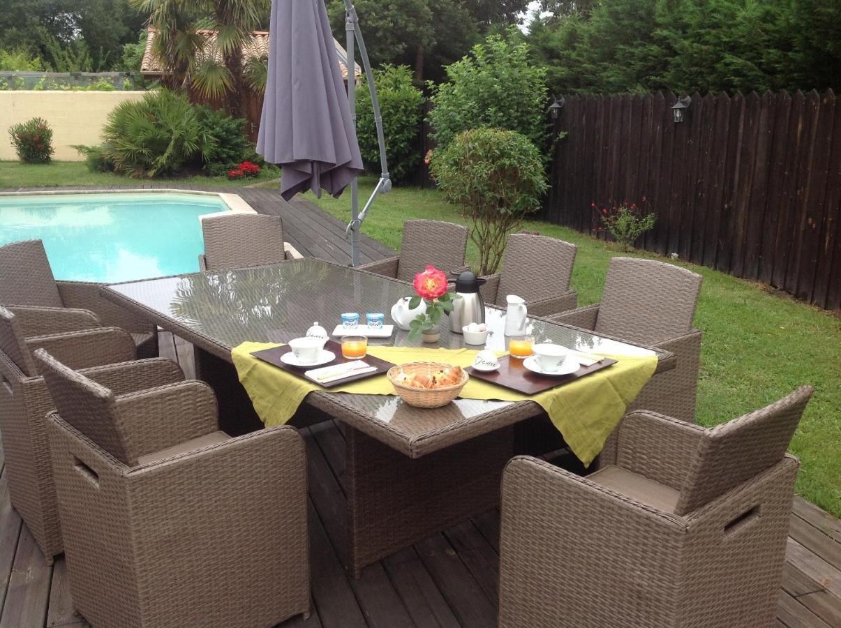 Les Rives Du Bassin Bed & Breakfast Le Teich Exterior foto